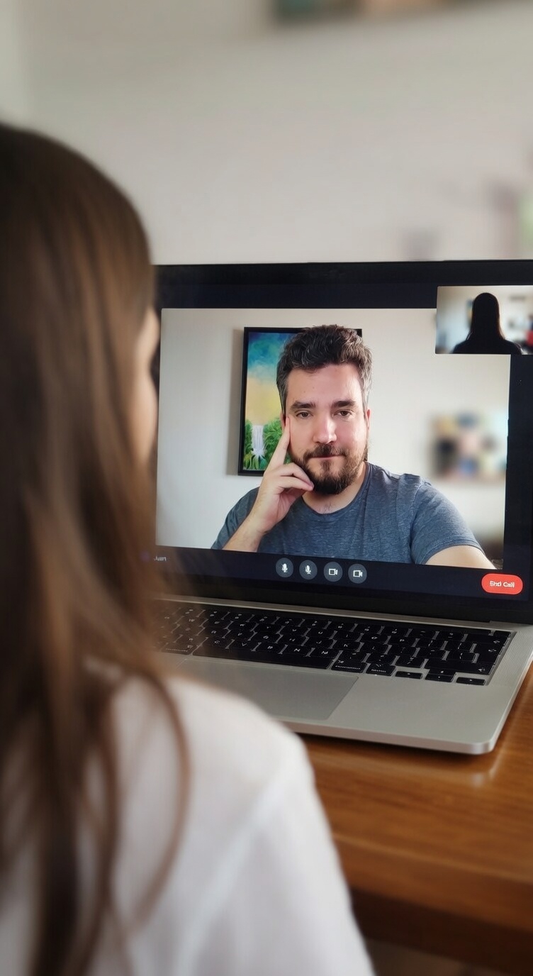 Sesión de terapia online con Carlos Checa